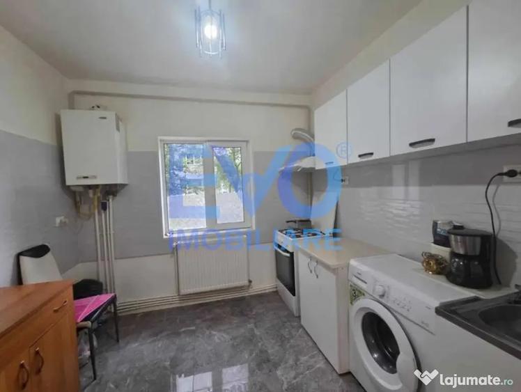 Apartament cu 3 camere decomandat în Mircea cel Bătrân