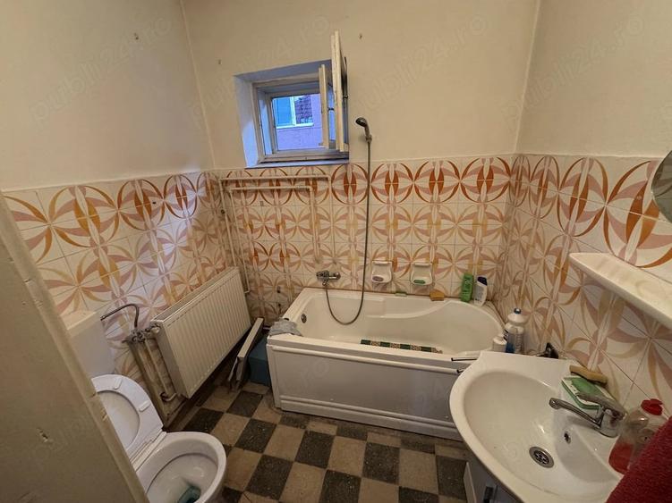 Casă cu 3 camere cu Teren 880 Mp în Central