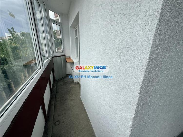 Apartament cu 3 camere decomandat în Republicii