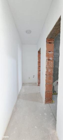 Casă cu 3 camere cu Canalizare în Săbăreni