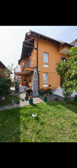 Casă cu 5 camere cu Canalizare în Bujoreni