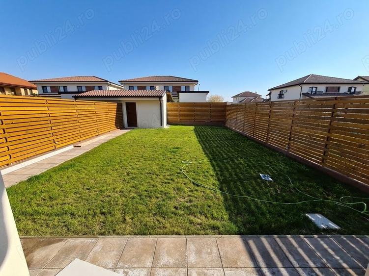 Duplex cu 5 camere cu Canalizare în Aradului