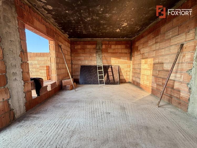 Duplex cu 4 camere cu Canalizare în Sânandrei