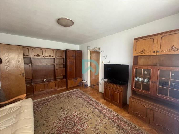 Apartament cu 2 camere semidecomandat în Centrul Civic
