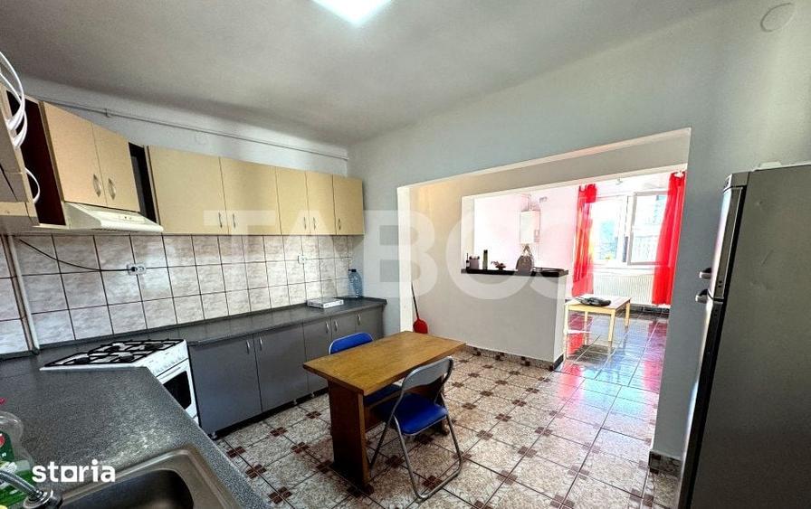 Casă cu 5 camere cu Teren 250 Mp în Lazaret