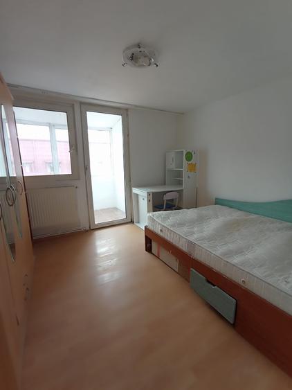 Apartament cu 2 camere decomandat în Mircea cel Bătrân