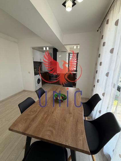Apartament cu 3 camere nedecomandat, mobilat în Calea Severinului