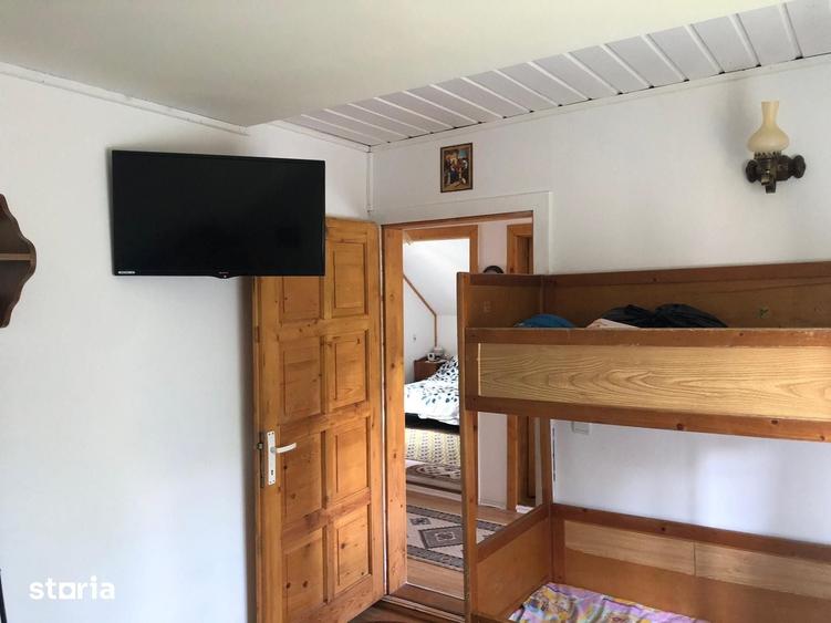 Casă cu 3 camere cu Teren 350 Mp în Moieciu