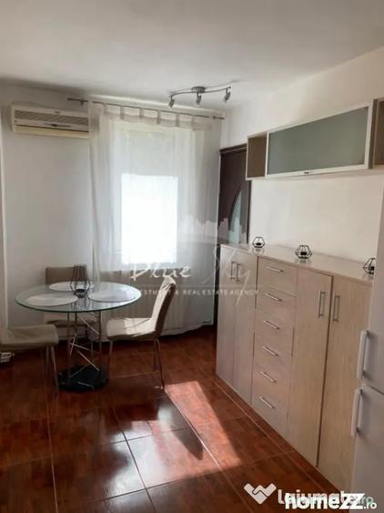 Apartament cu 3 camere decomandat în Tomis I