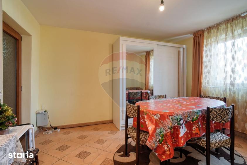 Casă cu 6 camere cu Teren 416.37 Mp în Bartolomeu