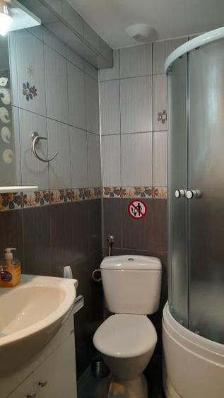 Casă individuală cu 5 camere cu Canalizare în Glâmbocu