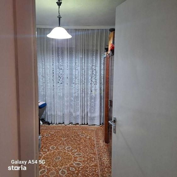 Vanzare apartament 3 camere - 2