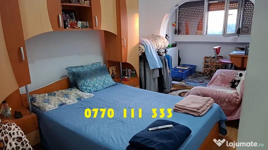 Apartament cu 3 camere decomandat în Central