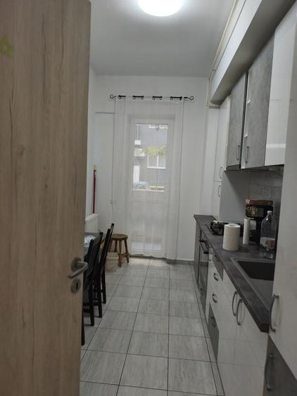 Apartament cu 2 camere decomandat în Runcu