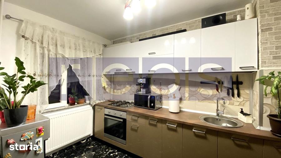 DE VANZARE APARTAMENT 3 CAMERE DECOMANDAT | ETAJ 1/4 | LOC PARCARE| DR - 10