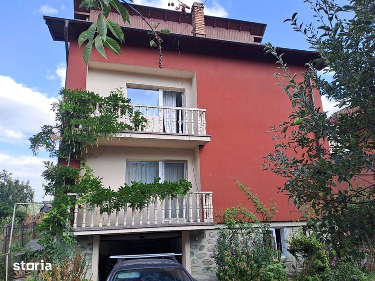 Casă cu 5 camere cu Teren 600 Mp în Nord