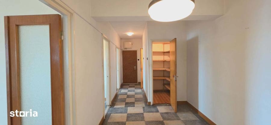 Apartament cu 3 camere în Central