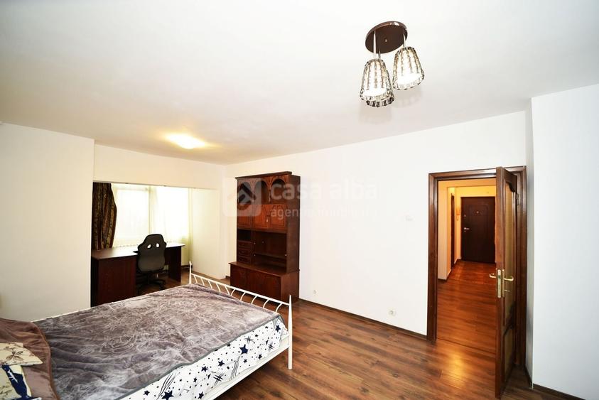 Apartament cu 4 camere decomandat, mobilat în Gară