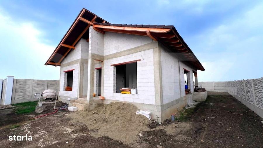 Casă cu 4 camere în Micești