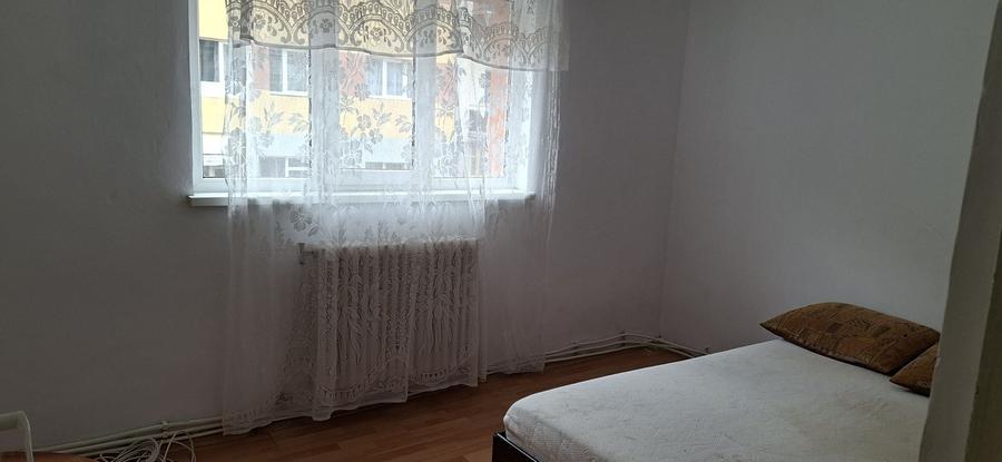 Apartament cu 2 camere nedecomandat în Cetate