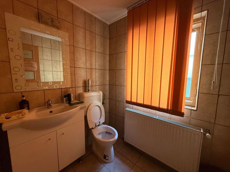 Casă individuală cu 31 camere cu Teren 1030 Mp în Calea Călărașilor