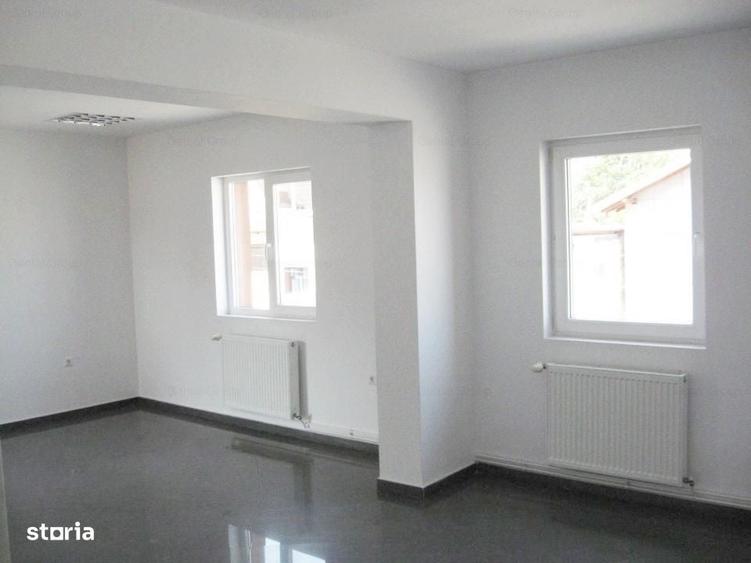 Casă cu 4 camere în Gheorghe Doja