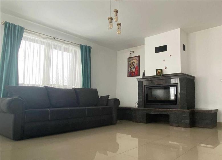 Casă individuală cu 5 camere cu Teren 1000 Mp în Sfântu Ilie