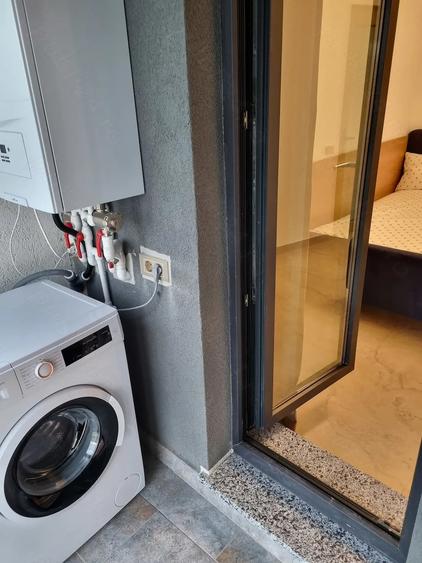 Apartament cu 3 camere decomandat în Exterior Vest