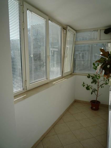 Apartament cu 3 camere decomandat în Beller