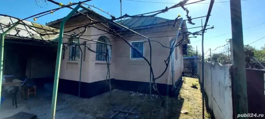 Casă cu 4 camere cu Teren 3600 Mp în Iliești