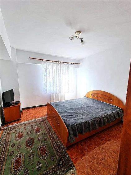 Apartament cu 4 camere decomandat, mobilat în Ultracentral