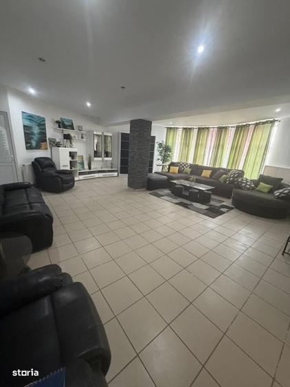 Casă cu 3 camere în Stoicești