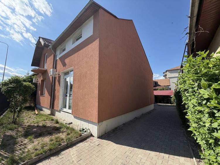 Casă cu 4 camere cu Teren 420 Mp în Exterior Vest