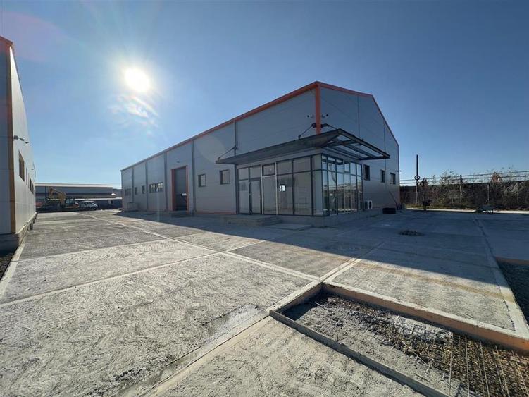 Spațiu industrial, de 583 mp, în Lețcani
