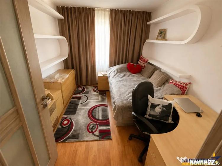Apartament cu 3 camere decomandat în Județean