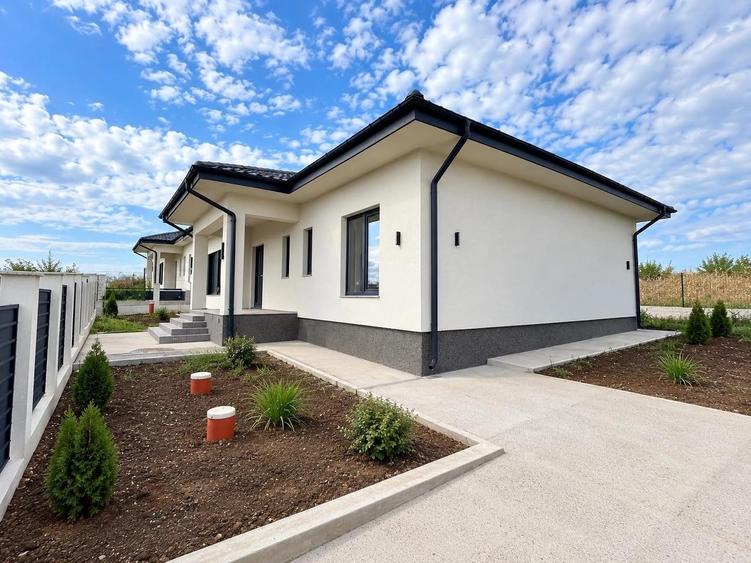 Casă individuală cu 4 camere cu Teren 450 Mp în Central