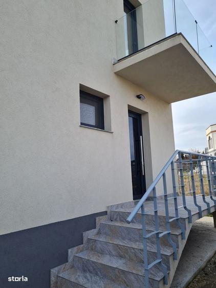 Casă cu 4 camere cu Teren 382 Mp în Central