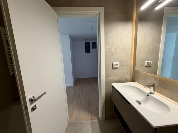 Apartament cu 3 camere în Iancu Nicolae