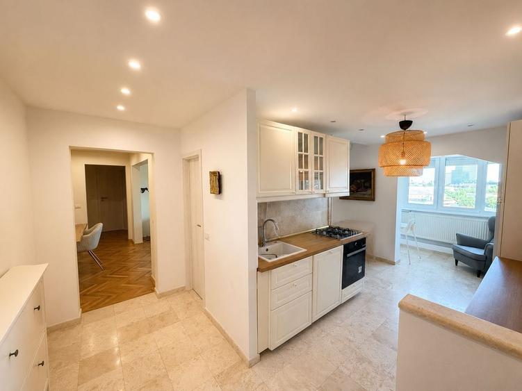 Apartament cu 3 camere decomandat, mobilat în Take Ionescu