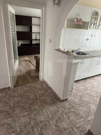 Apartament cu 3 camere decomandat, mobilat în Nord-Est