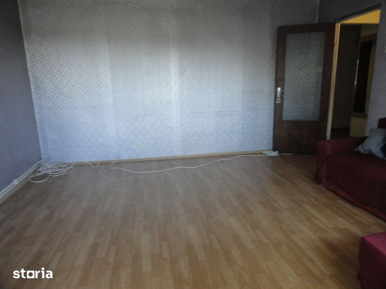 Apartament cu 4 camere decomandat în Micălaca