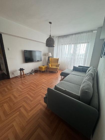 Apartament cu 3 camere semidecomandat, mobilat în 13 Septembrie