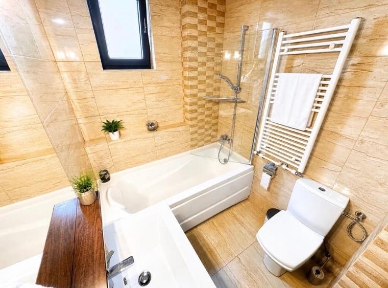 Apartament cu 2 camere decomandat în Tomis Plus