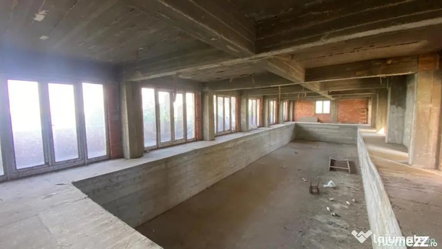 Casă cu 7 camere cu Teren 1408 Mp în Lacul Morii