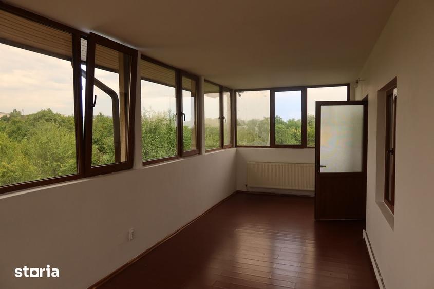 Casă cu 6 camere cu Teren 1141 Mp în Valea Călugărească
