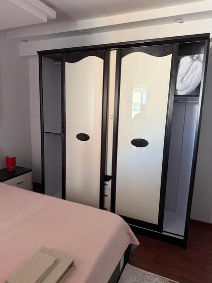 Apartament cu 3 camere decomandat, mobilat în Tomis Nord