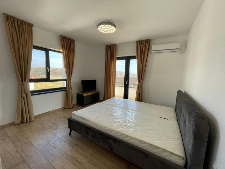 Apartament cu 4 camere decomandat în Central