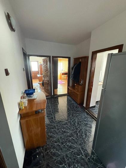 Apartament cu 2 camere decomandat în Exterior Vest
