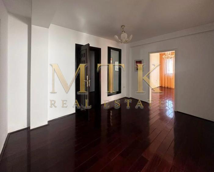 Duplex cu 7 camere cu Canalizare în Pipera