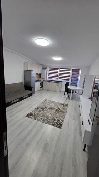 Apartament cu 2 camere semidecomandat în Sânpetru